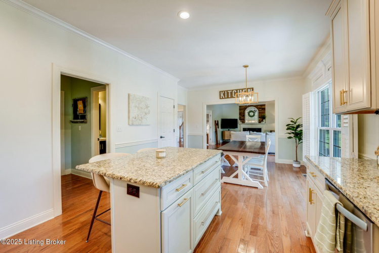 Listing Image 16