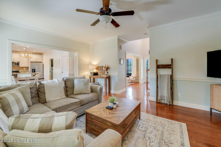 Listing Image 9