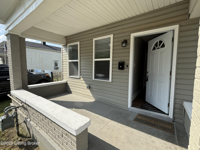 Listing Image 3