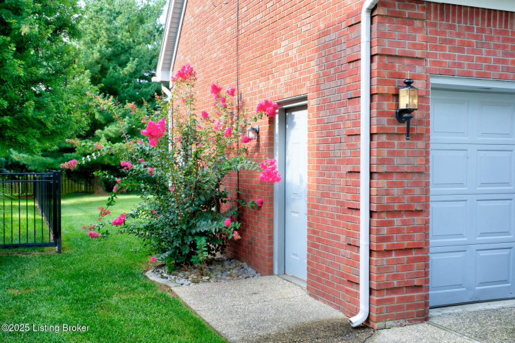 Listing Image 45