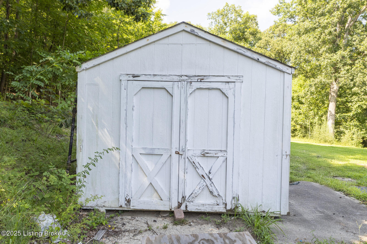 Listing Image 11