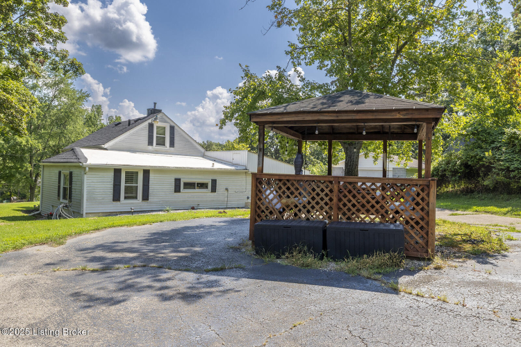 Listing Image 12