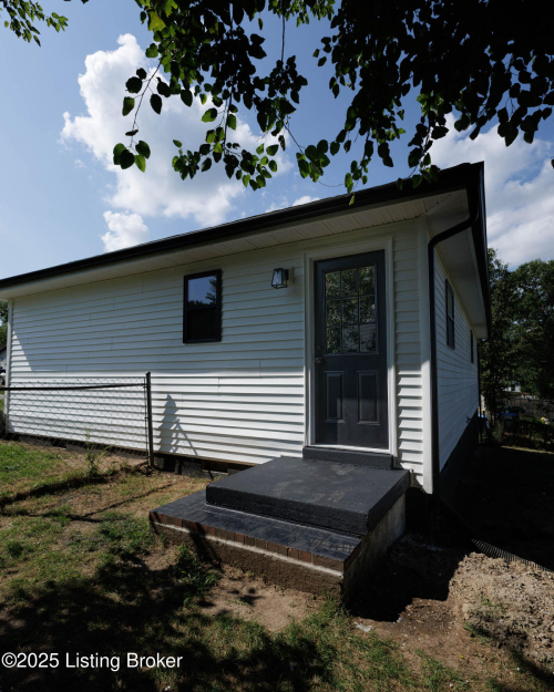 Listing Image 16