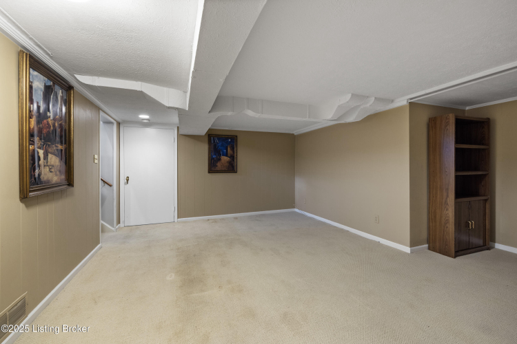 Listing Image 24