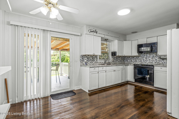 Listing Image 9