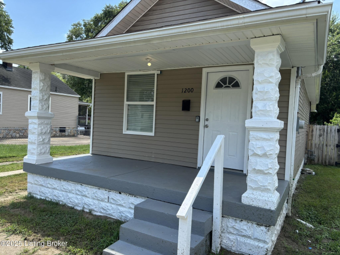 Listing Image 3