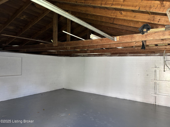 Listing Image 32