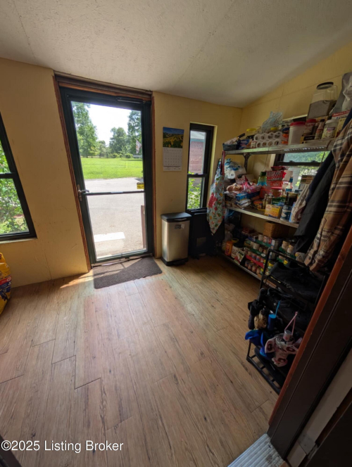 Listing Image 41
