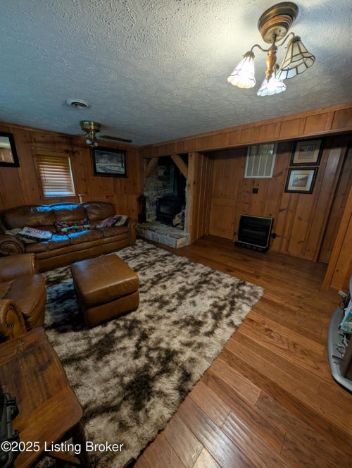 Listing Image 50
