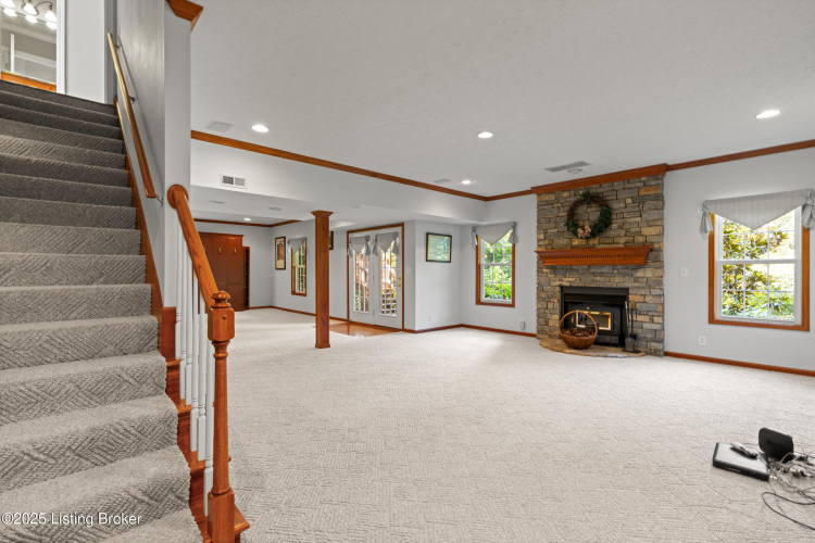 Listing Image 83