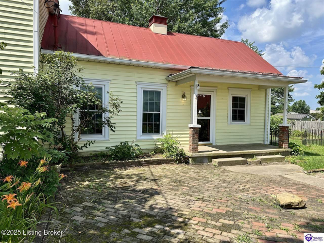 Listing Image 3