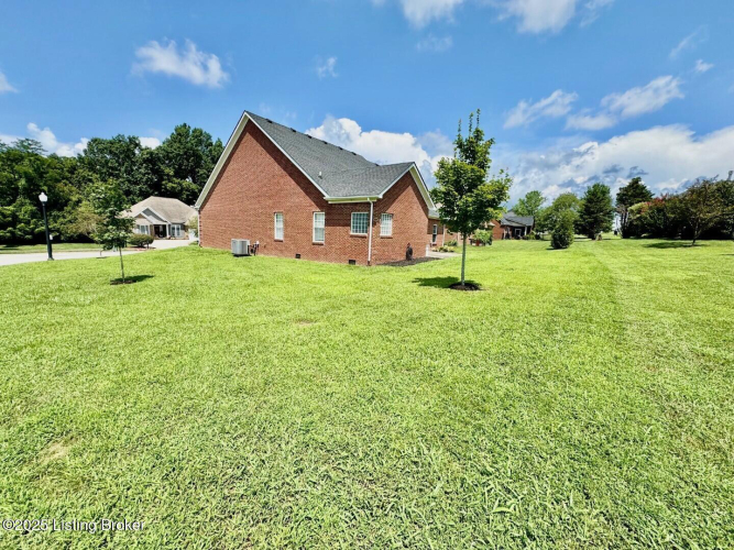Listing Image 29