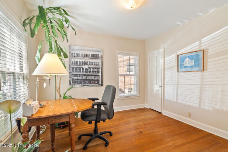 Listing Image 19
