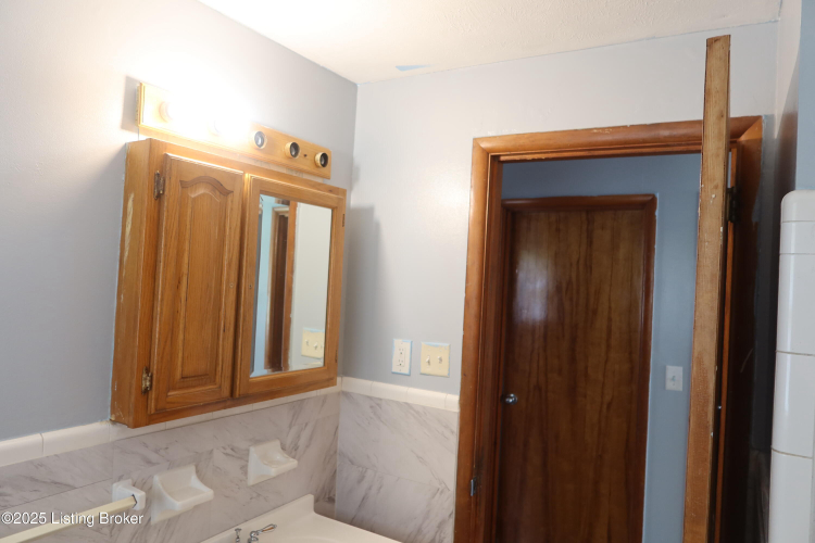 Listing Image 29
