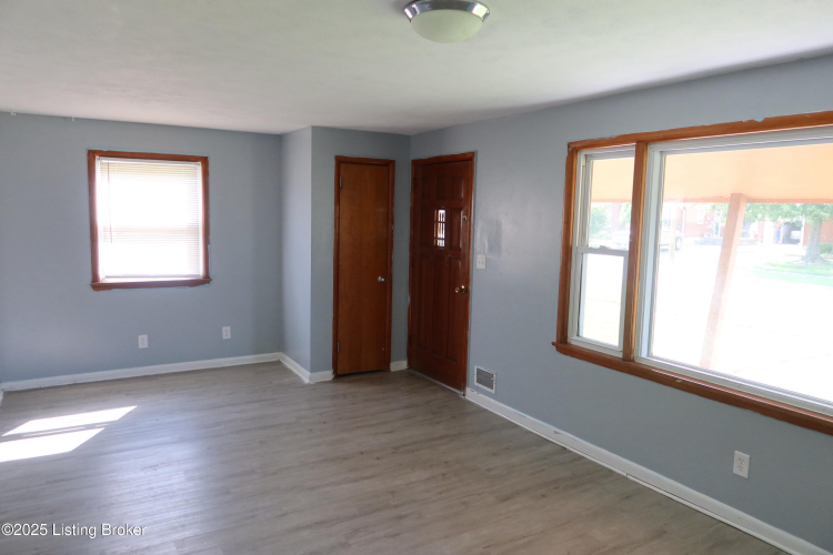 Listing Image 30