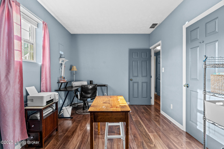 Listing Image 20