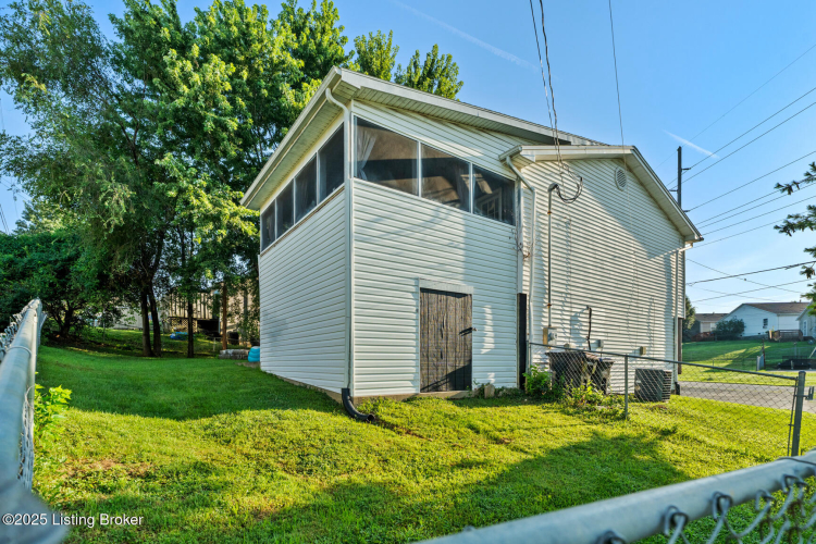 Listing Image 42