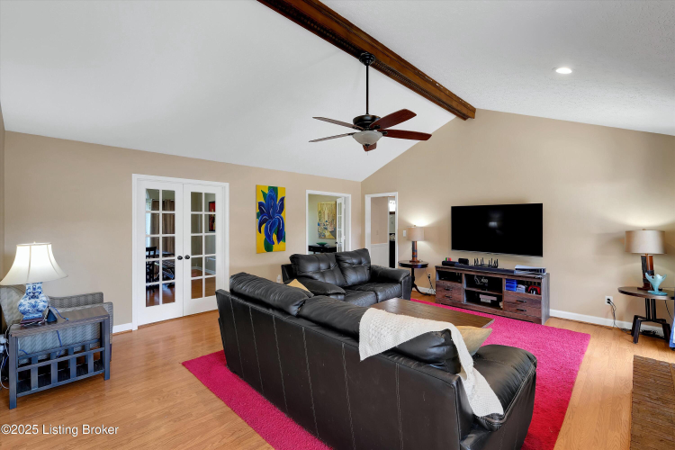 Listing Image 16