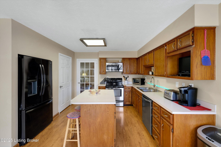 Listing Image 17