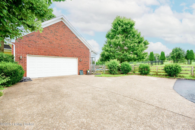 Listing Image 76