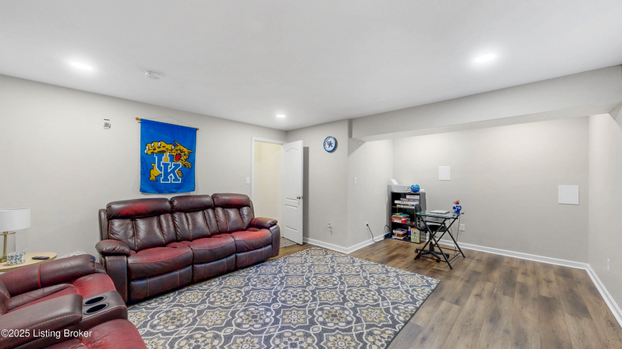 Listing Image 25