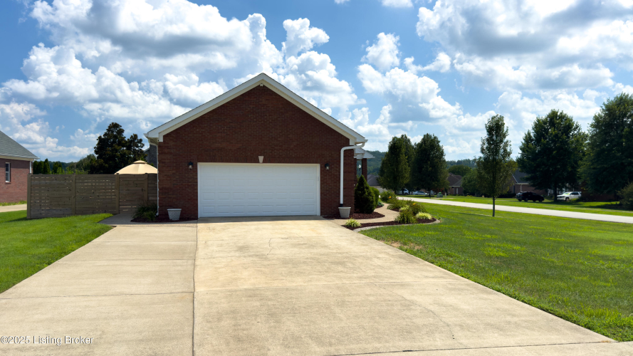 Listing Image 44