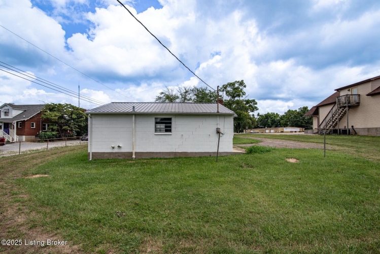 Listing Image 43