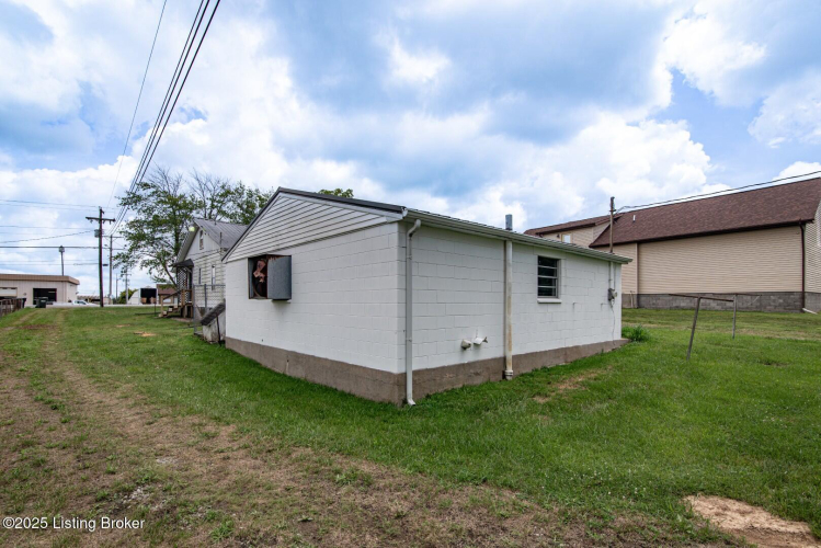 Listing Image 44