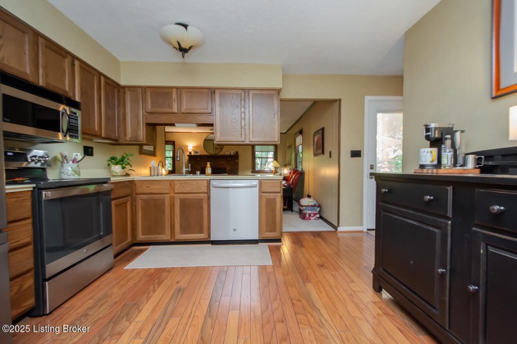 Listing Image 15