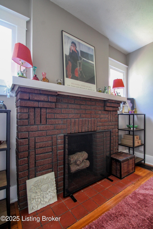 Listing Image 5