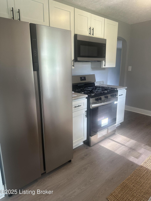 Listing Image 16