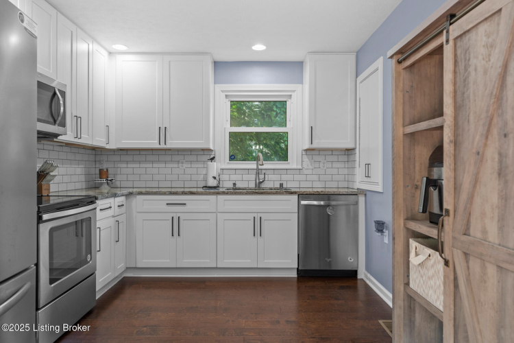 Listing Image 5