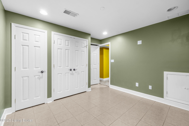 Listing Image 53