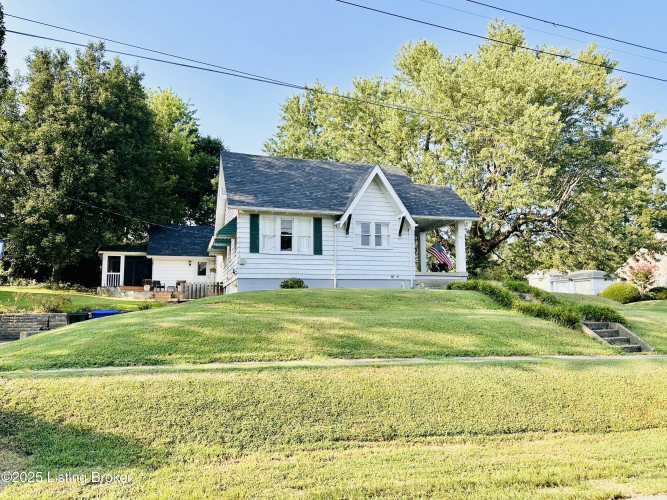 Listing Image 4