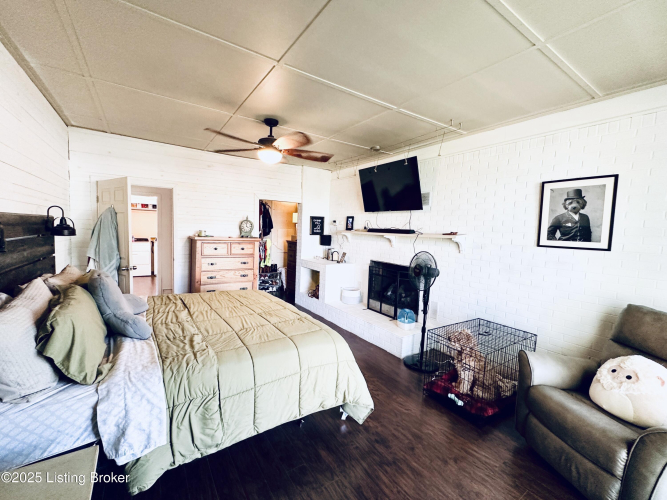 Listing Image 52