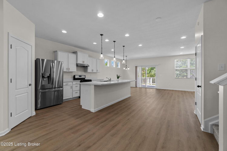 Listing Image 10