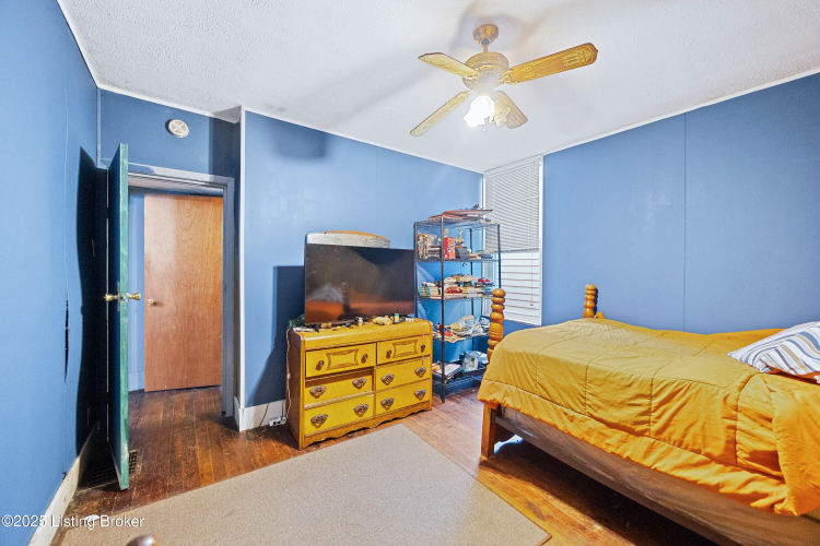 Listing Image 16