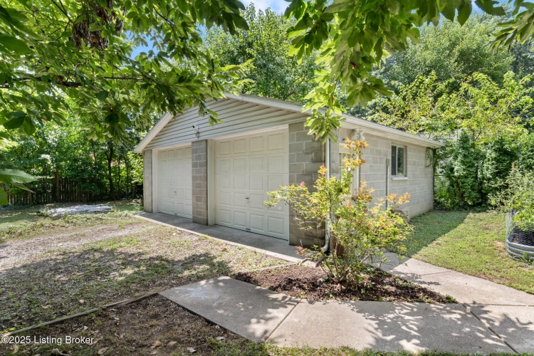 Listing Image 44