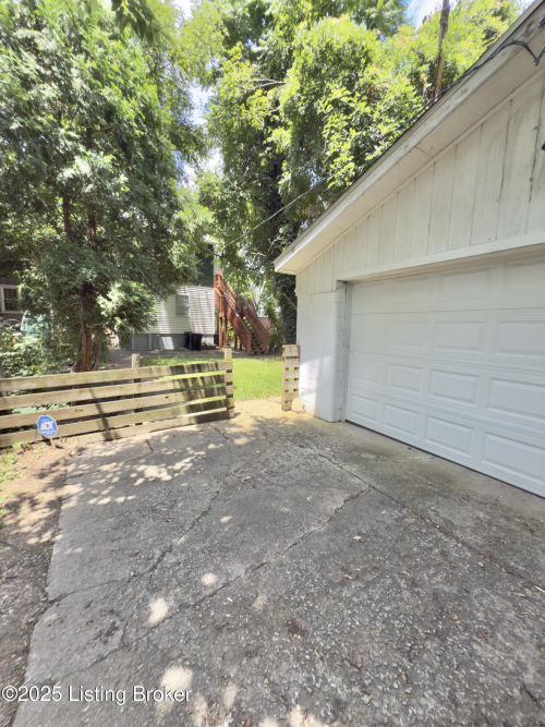 Listing Image 46
