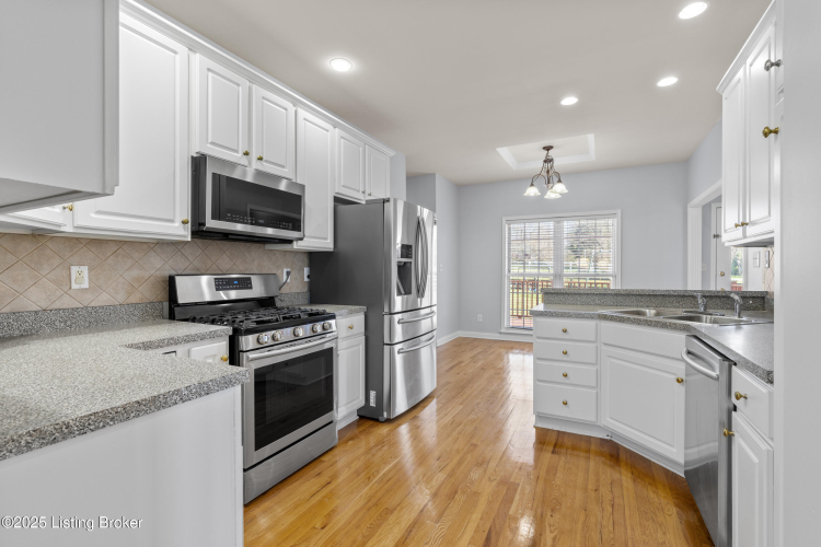 Listing Image 14