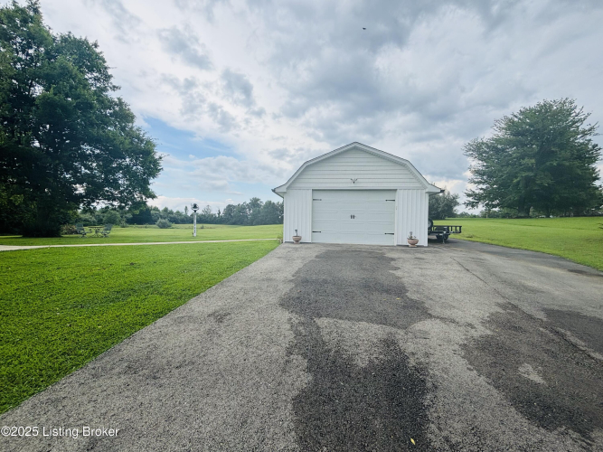 Listing Image 44