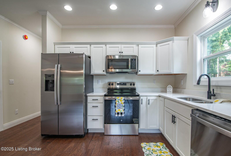 Listing Image 15