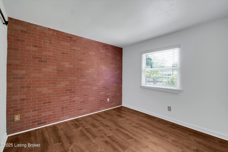 Listing Image 27