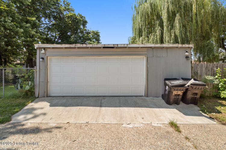 Listing Image 32
