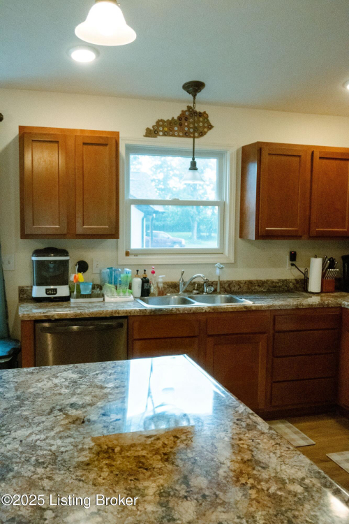 Listing Image 28