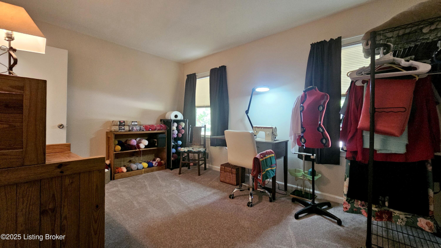 Listing Image 4