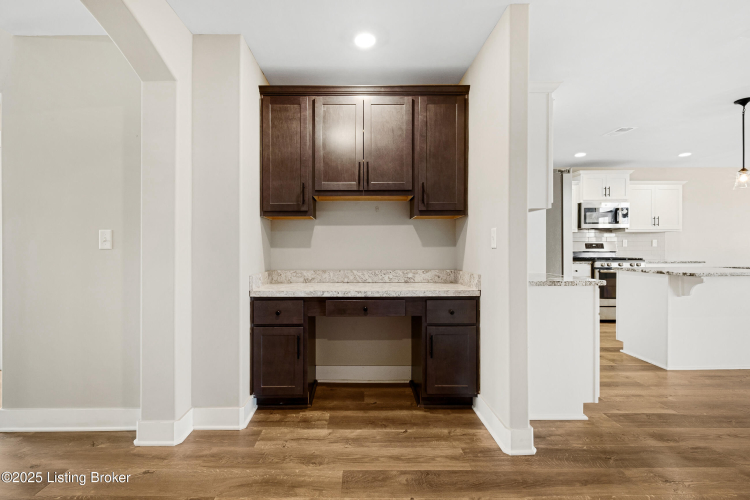 Listing Image 20