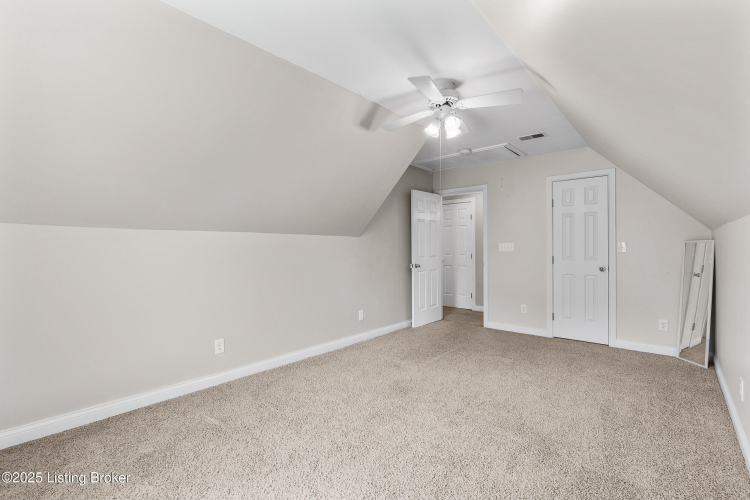 Listing Image 41