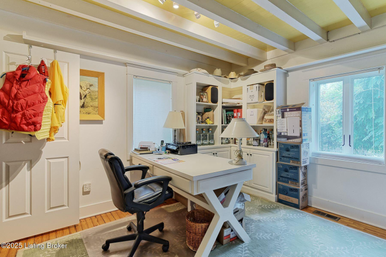 Listing Image 19