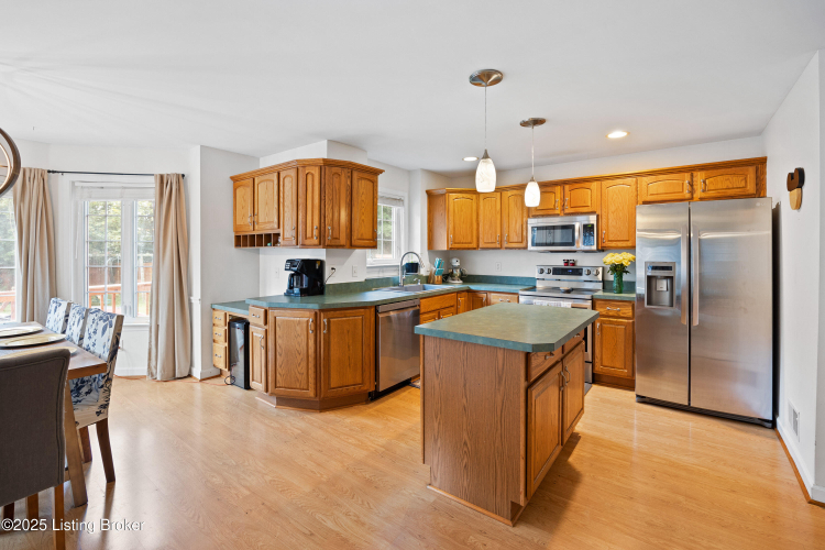 Listing Image 19